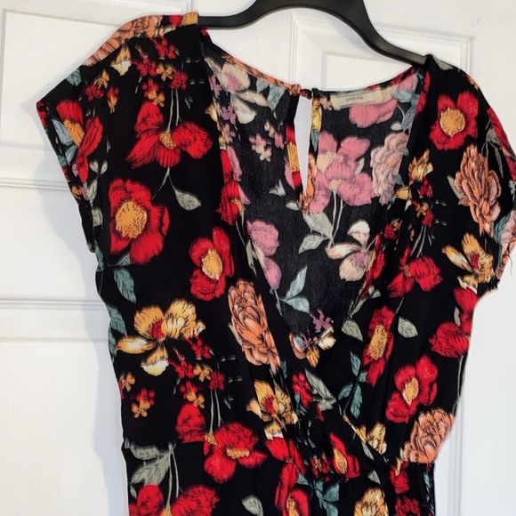 Poema Boho Black Red Floral Print Deep V Short Romper - Picture 3 of 8